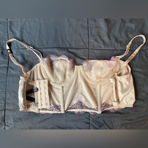 Cream/pink lace bustier - Picture 3 of 5